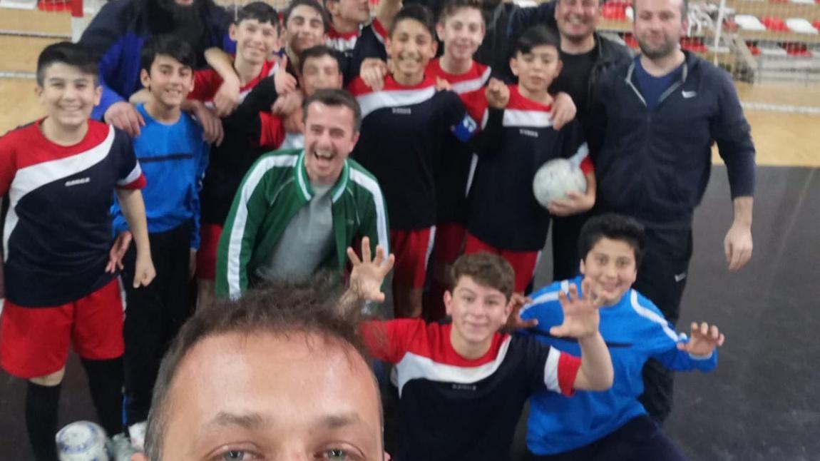 Bolu Futsal Turnuvasında Okulumuz İl Birincisi Olmuştur. 